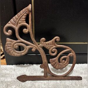 Antique Vintage,Cast Iron Ornate Wall Bracket,Vine Style.